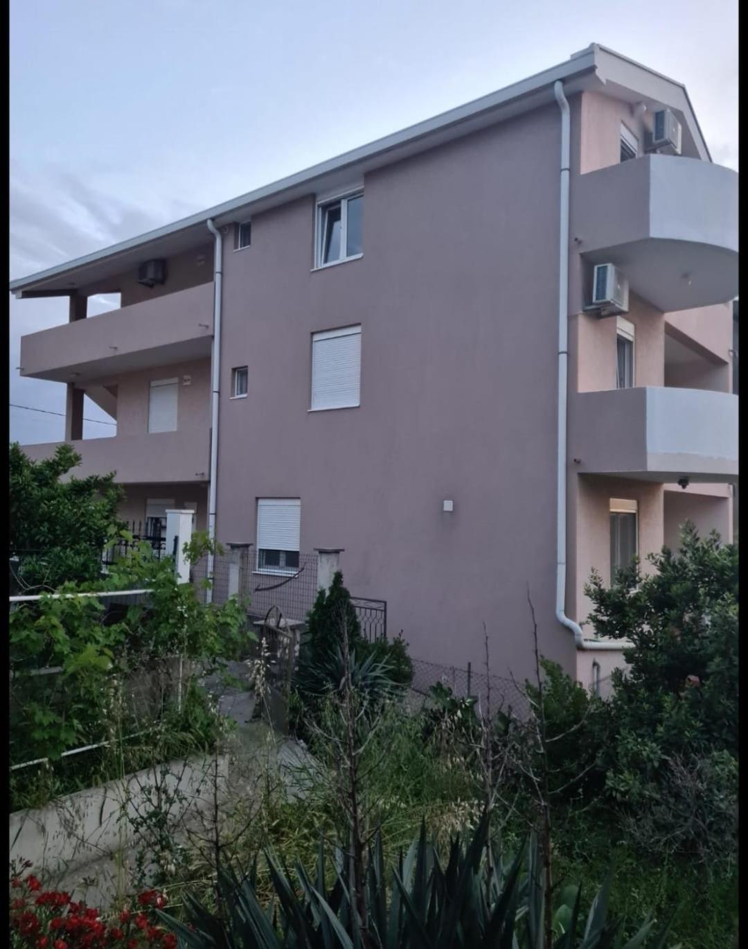 Apartments Safija Dobra Voda Bagian luar foto